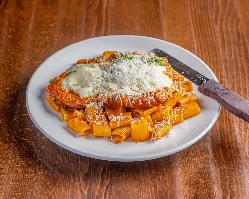 savonnaspoughkeepsie_spicychickenparm_2880x2304